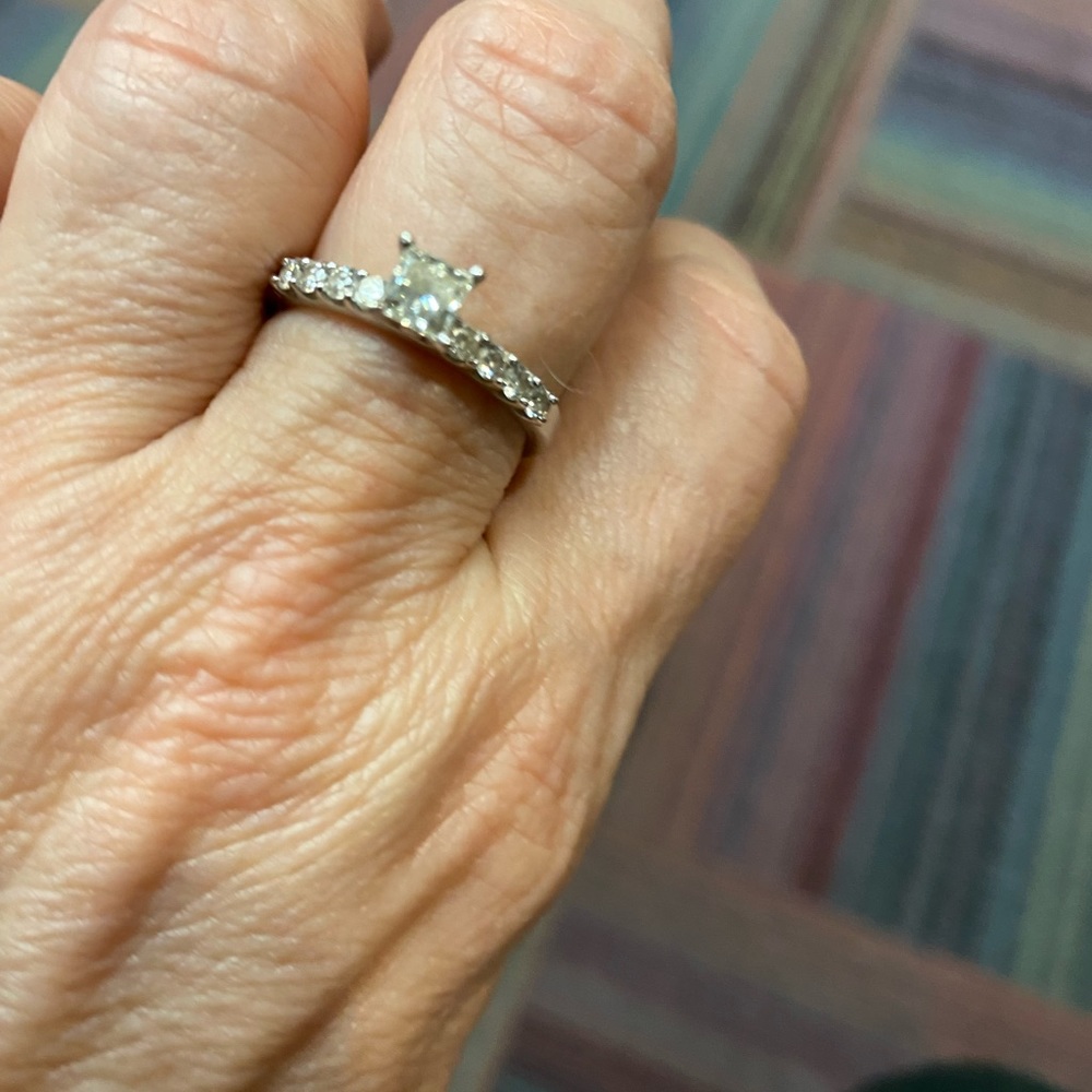 Diamond ring - Picture 2 of 4
